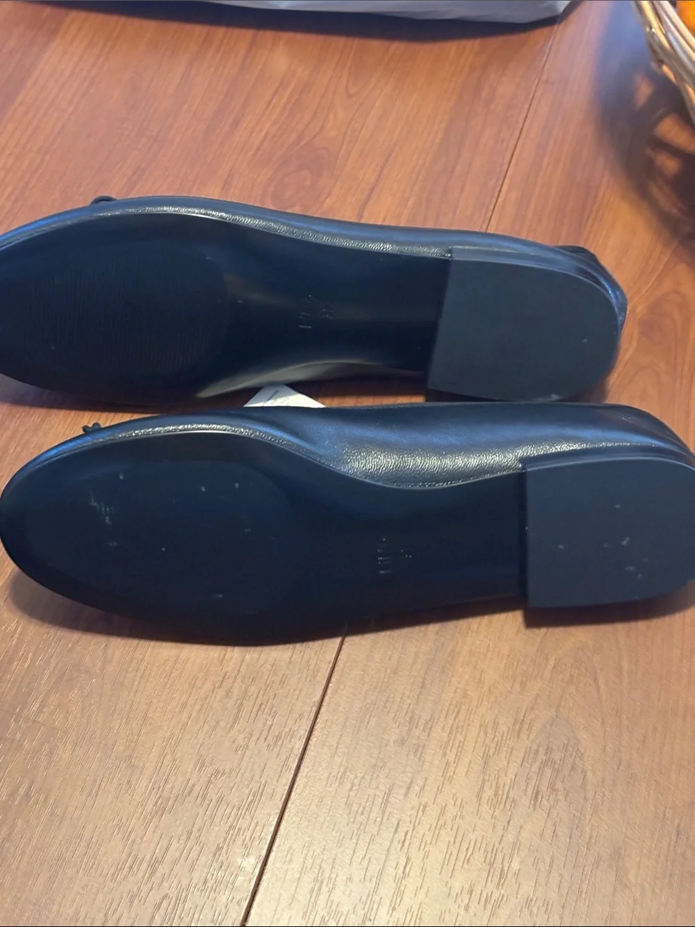 MANGO Classic Black Leather Ballet Flats